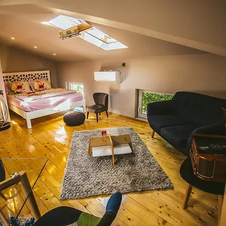 Boutique 3 Levels Town House