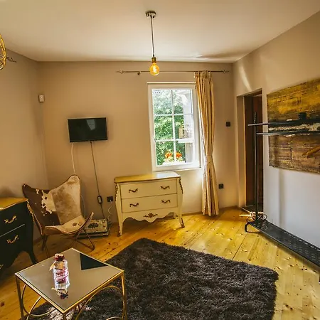 Boutique 3 Levels Town House *